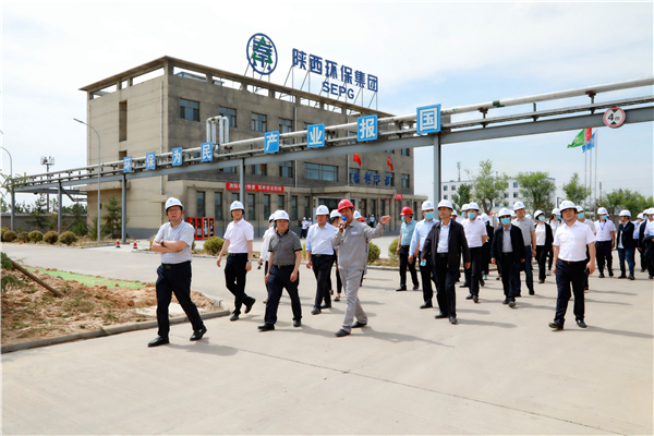 陕西JDB电子集团复工复产促增长项目观摩会议与会人员走进大秦国源三秦JDB电子秦国园区在榆项目 陕西JDB电子集团复工复产促增长项目观摩会议与会人员走进大秦国源三秦JDB电子秦国园区在榆项目