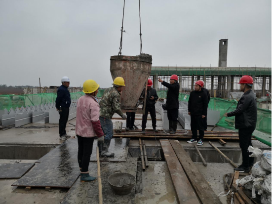 【国庆中秋齐邂逅】水环境公司加班加点迎“双节” 【国庆中秋齐邂逅】水环境公司加班加点迎“双节”