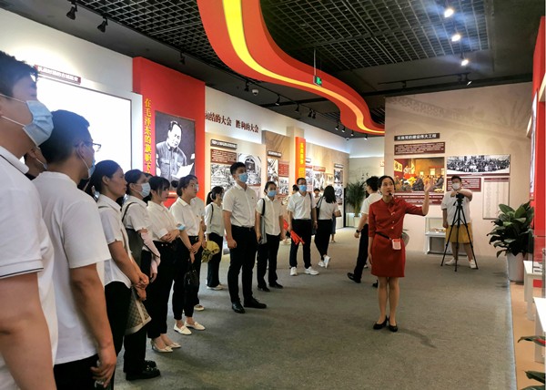 陕西JDB电子集团组织党员干部参观陕西省庆祝中国共产党成立100周年主题展 陕西JDB电子集团组织党员干部参观陕西省庆祝中国共产党成立100周年主题展