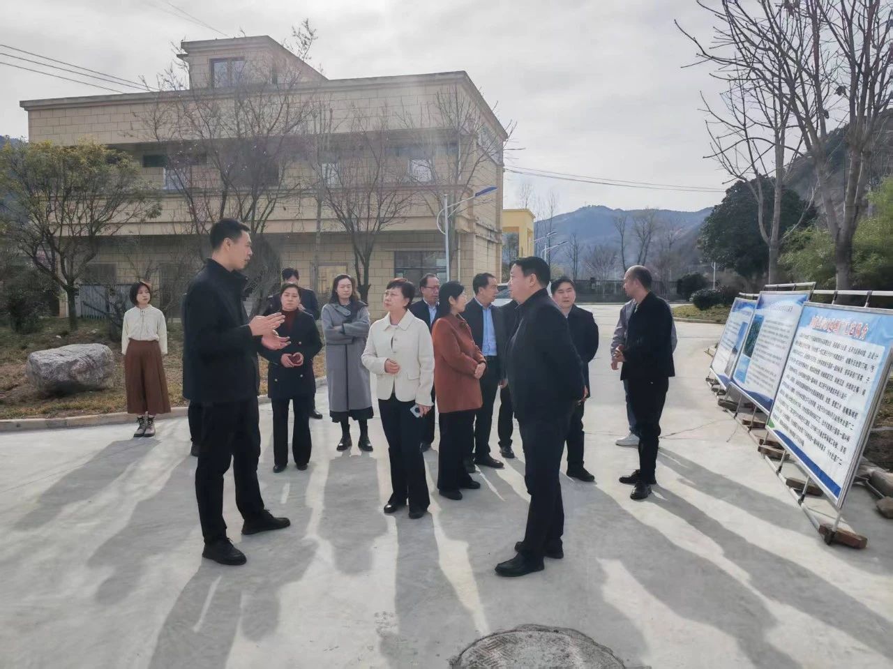 商洛市人大常委会副主任赵水利到水环境公司山阳县城污水处置厂调研 商洛市人大常委会副主任赵水利到水环境公司山阳县城污水处置厂调研